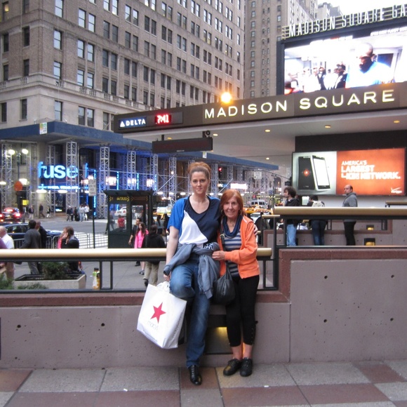 Meet your Posher, Colleen - Picture 2 of 2